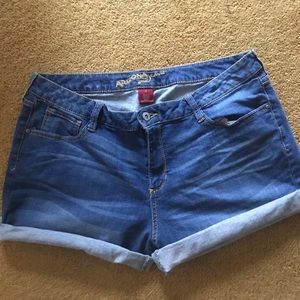 Arizona stretch denim shorts size 17
